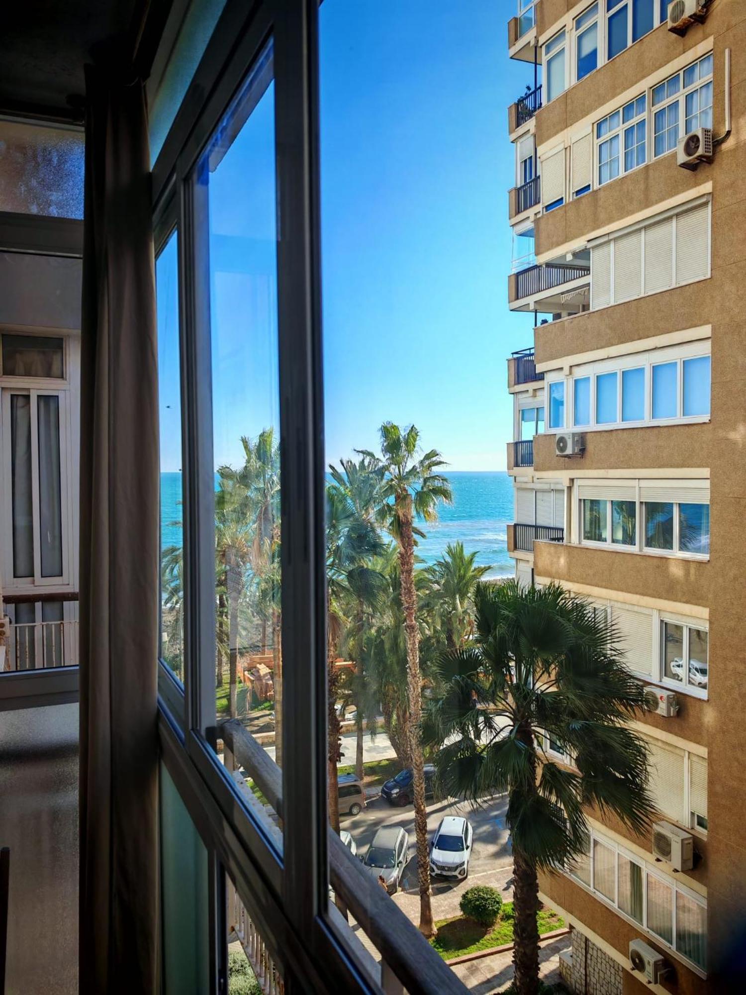 Апартаменты Apartamento Malaga Port Экстерьер фото